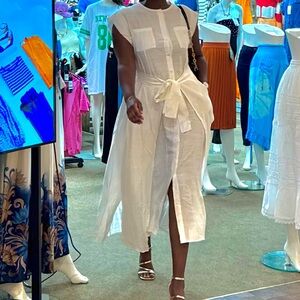 White Sleeveless dress